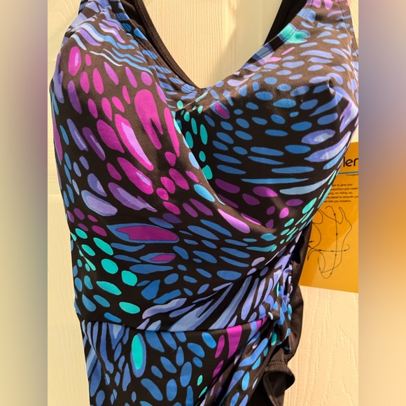 Robby Len by Longitude One Piece Swimsuit - Picture 3 of 7